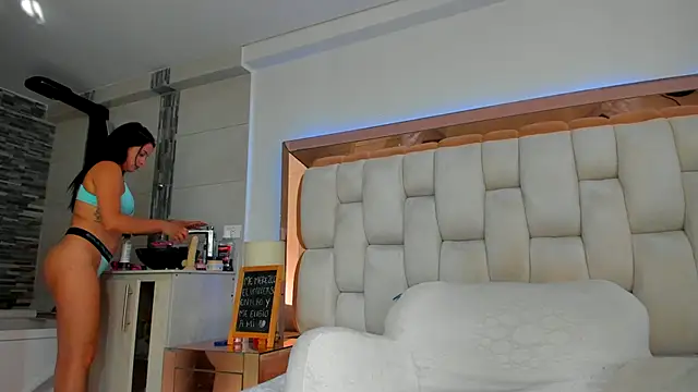 emilyparkerr01 online show from 03/14/25, 09:10