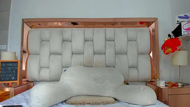 emilyparkerr01 online show from 10/10/25, 09:48