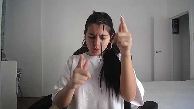 Contantin helena online show from 01/06/26, 01:15