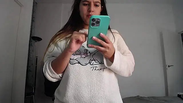 Contantin helena online show from 11/24/25, 12:05