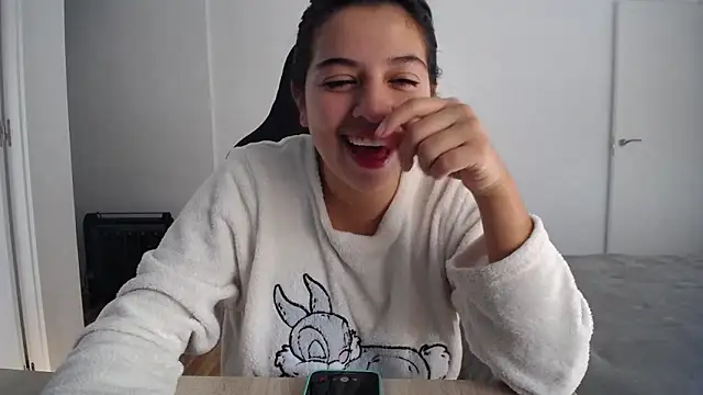 Contantin helena online show from 11/28/25, 12:05