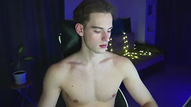 Litmate online show from 12/19/25, 01:42