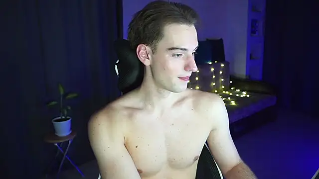 Litmate online show from 11/18/25, 03:54