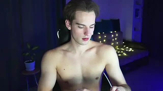 Litmate online show from 11/11/25, 04:40