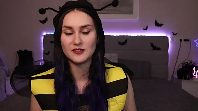 Erotic Synth Goddess online show from 10/25/25, 05:13