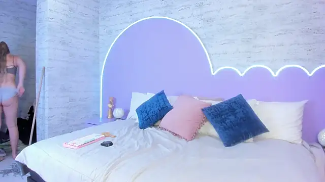 Giaa Ross online show from 01/08/26, 07:31