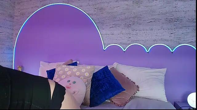 Giaa Ross online show from 03/27/26, 07:37