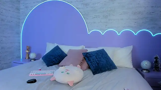 Giaa Ross online show from 01/07/26, 07:41