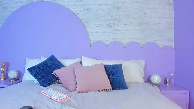 Giaa Ross online show from 12/01/25, 07:37