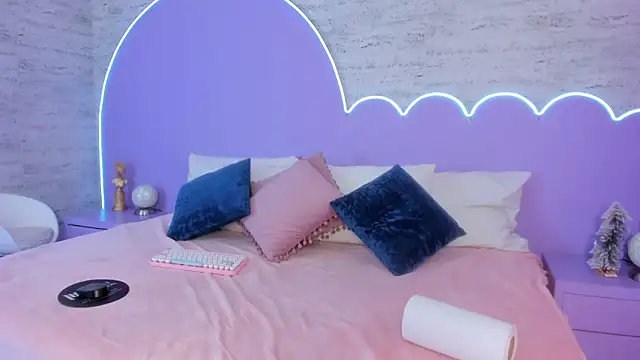 Giaa Ross online show from 12/20/25, 07:39