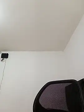 whitegirl0122 online show from 11/08/25, 08:23