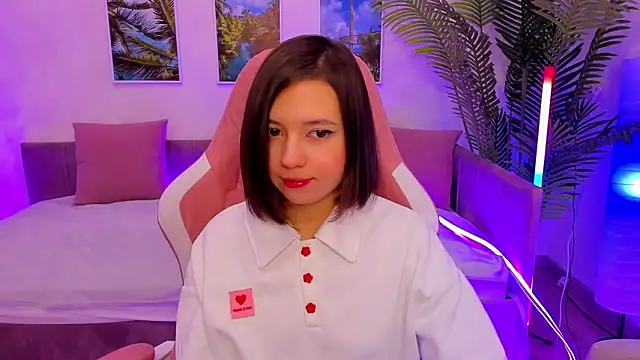 Lina Brownie online show from 02/15/25, 01:53