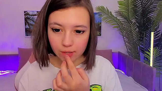 Lina Brownie online show from 03/14/25, 05:27