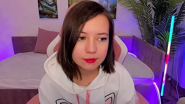 Lina Brownie online show from 02/28/25, 05:15