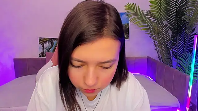 Lina Brownie online show from 02/19/25, 02:01