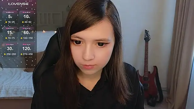 Snapshot of Lina_Brownie chatting on 10/25/25, 04:11 Lina Brownie online show from 10/25/25, 04:11