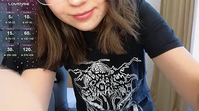 Snapshot of Lina_Brownie chatting on 11/28/25, 03:50 Lina Brownie online show from 11/28/25, 03:50