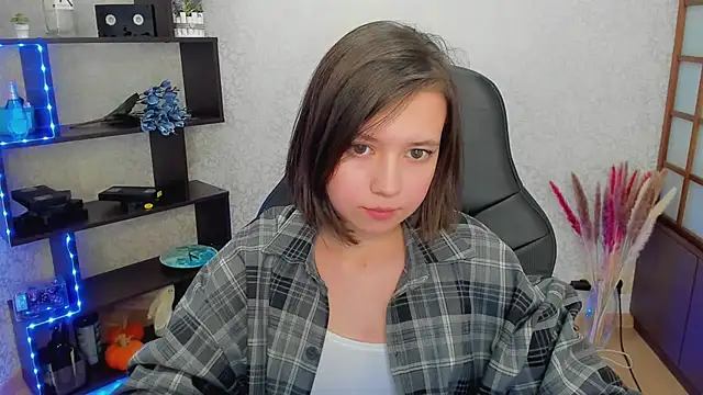 Lina Brownie online show from 01/25/25, 06:12