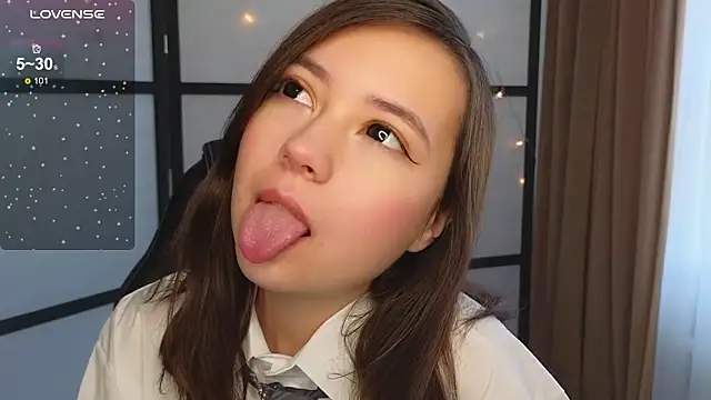 Snapshot of Lina_Brownie chatting on 10/26/25, 03:18 Lina Brownie online show from 10/26/25, 03:18