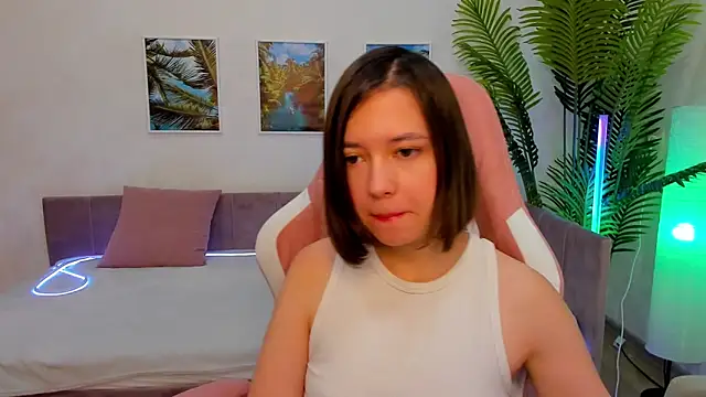 Lina Brownie online show from 02/04/25, 02:17