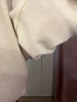 Snapshot of fuckdoll_18 chatting on 11/14/25, 09:13 fuckdoll 18 online show from 11/14/25, 09:13