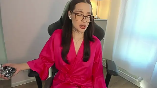 fuckdoll 18 online show from 03/18/26, 02:08