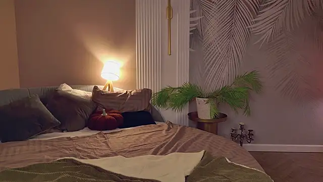 Miley Smile online show from 11/26/25, 06:24