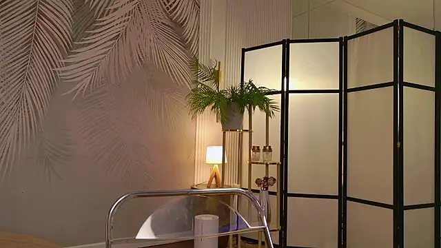 Snapshot of Miley_Smile chatting on 02/21/26, 06:48 Miley Smile online show from 02/21/26, 06:48