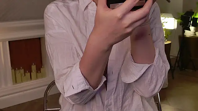 Snapshot of Miley_Smile chatting on 02/11/26, 05:29 Miley Smile online show from 02/11/26, 05:29