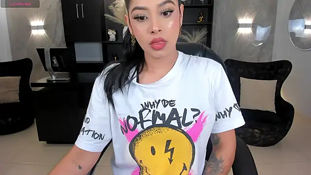 AlyssaDean online show from 11/02/25, 12:32