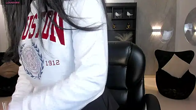 AlyssaDean online show from 10/29/25, 11:20