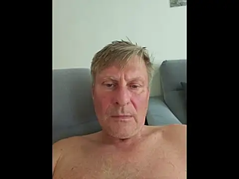 johnnym1 online show from 04/28/26, 02:32
