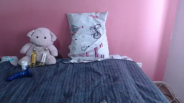 Susanlover online show from 11/16/25, 02:22