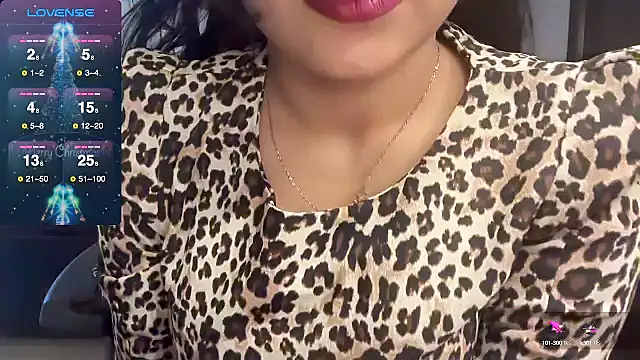 Snapshot of Spice-Summi chatting on 12/24/24, 09:17 Spice-Summi online show from 12/24/24, 09:17