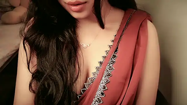 Snapshot of Spice-Summi chatting on 10/17/25, 02:08 Spice-Summi online show from 10/17/25, 02:08