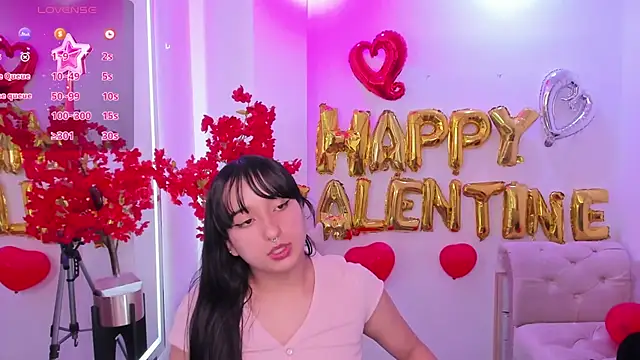 Snapshot of Miss_dolly_ chatting on 02/18/25, 12:28 Miss dolly online show from 02/18/25, 12:28