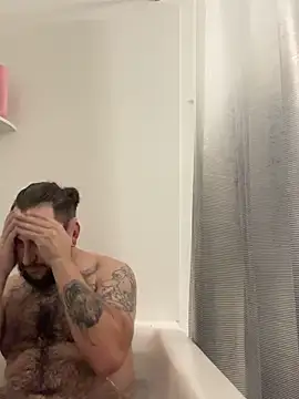 Snapshot of Nudedude444 chatting on 12/19/25, 02:04 Nudedude444 online show from 12/19/25, 02:04