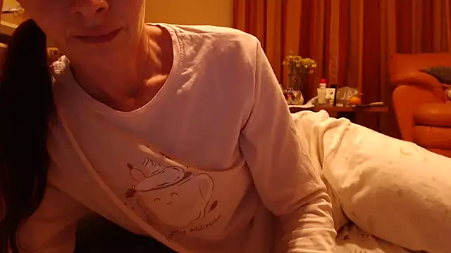 LovelyAndraGirl online show from 06/01/26, 09:36