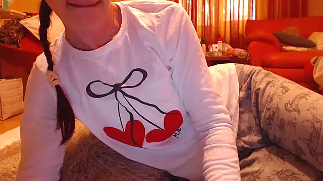 Snapshot of LovelyAndraGirl chatting on 06/20/26, 10:31 LovelyAndraGirl online show from 06/20/26, 10:31