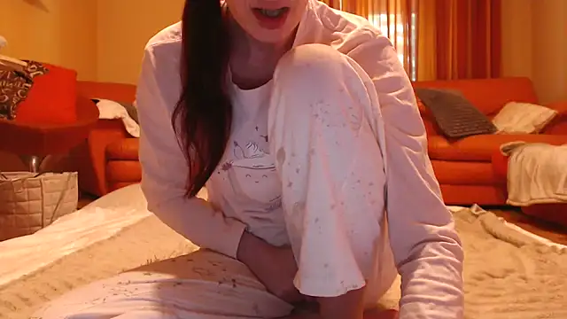Snapshot of LovelyAndraGirl chatting on 06/25/26, 12:32 LovelyAndraGirl online show from 06/25/26, 12:32