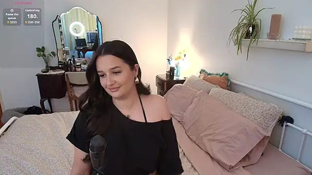 Snapshot of Lenas_Room chatting on 01/15/26, 07:01 Lenas Room online show from 01/15/26, 07:01