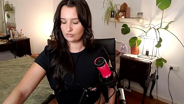 Lenas Room online show from 05/25/26, 05:51