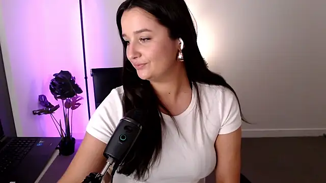 Lenas Room online show from 10/03/25, 11:45