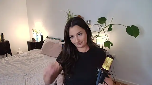 Lenas Room online show from 03/25/26, 06:35