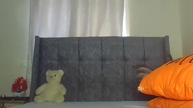 t-NaughtyLicia online show from 02/16/26, 05:50