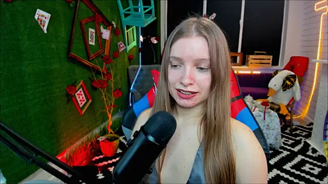 Snapshot of MayaSinabon chatting on 02/18/25, 03:20 MayaSinabon online show from 02/18/25, 03:20