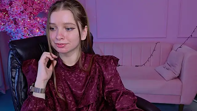 Snapshot of MayaSinabon chatting on 03/01/25, 03:16 MayaSinabon online show from 03/01/25, 03:16