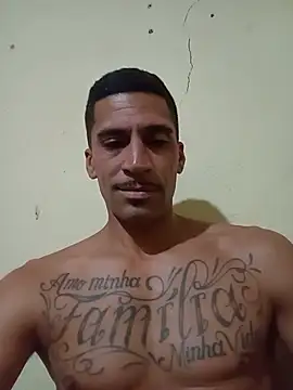 adriabis013 online show from 05/17/26, 07:47