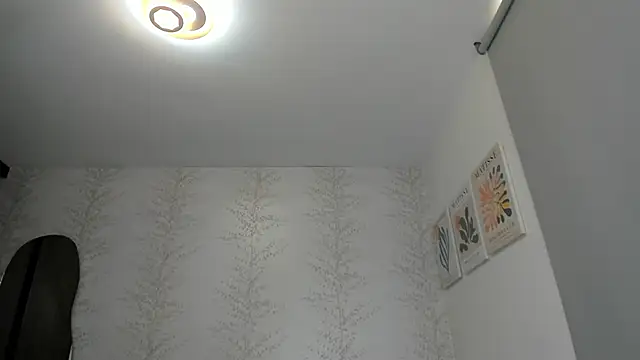Snapshot of layla_vanegas chatting on 01/25/25, 05:19 layla vanegas online show from 01/25/25, 05:19