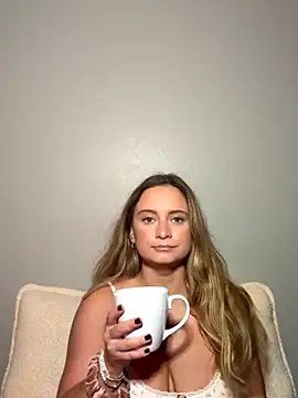 Sophie Raegan online show from 10/06/25, 02:29